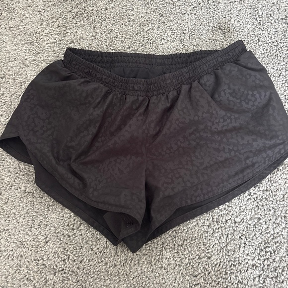 Old Navy Black Patterned Women's Athletic Shorts - Picture 1 of 4